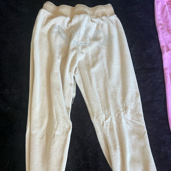 Juicy Couture X Forever 21 - Picture 2 of 4